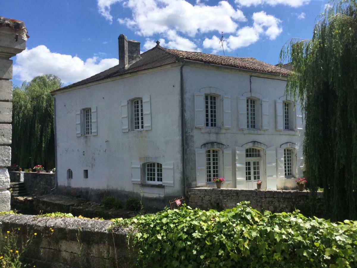 La Maison Du Pont La Rochebeaucourt-et-Argentine Exteriör bild